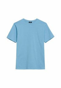 Jasnoniebieska bawełniana koszulka z okrągłym dekoltem i krótkimi rękawami, z małym logo na lewej piersi. Miękka, gładka tekstura.