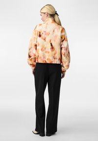 YAS YASFIPA QUILTED JACKET - Giubbotto Bomber - abbey stone