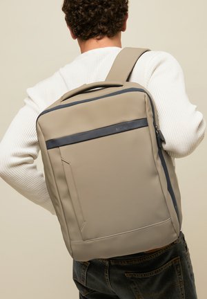 MISAKO MATI - Cestovná taška - sand