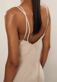Reiss REGULAR FIT-ROXANNE DOUBLE-STRAP SLIP - Maxi šaty - neutral
