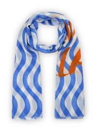 Blauwe en witte sjaal met een patroon van golvende strepen en abstracte oranje vormen. Lichtgewicht stof met rafelige randen.