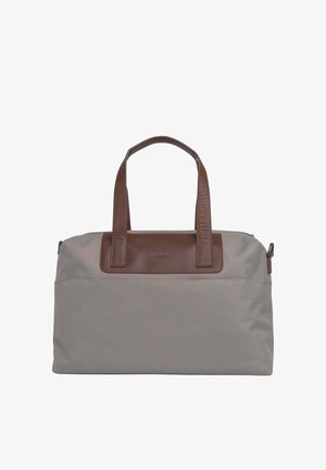 Sivá látková taška s hnedými koženými detailmi. Obsahuje dve uchá a zipsové uzatvorenie. Jednoduchý dizajn, bez viditeľných vzorov alebo ďalších kovových prvkov.