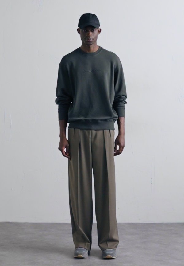 CALLAN LOGO CREW NECK - Sweatshirt2