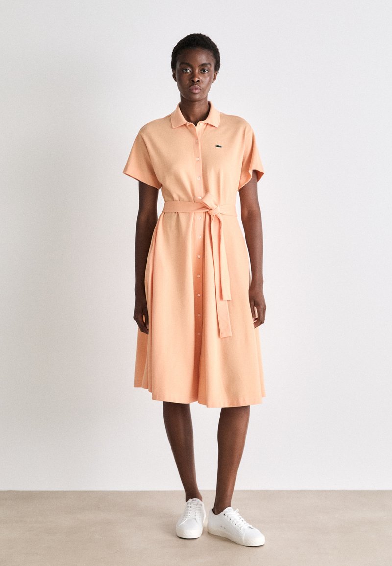 Robe Femme Marque Apricot - Couleur Noire - Style A-Line - Très Bon état