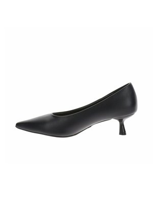 Décolleté da donna nera con punta appuntita, tacco basso kitten e finitura in pelle liscia, vista laterale.