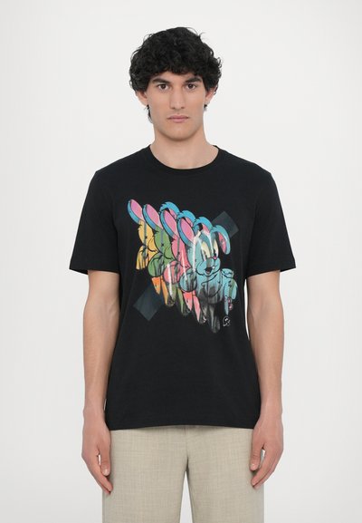 Zwarte katoenen t-shirt met een kleurrafische afbeelding van cartoon Konijnen, ronde hals, korte mouwen en een normale pasvorm.
