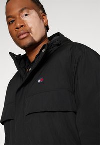 Tommy Jeans PADDED CHICAGO - Vinterjakke - black