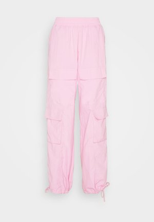 Růžové cargo kalhoty s elastickým pasem, šňůrkovými manžetami a několika předními kapsami, vyrobené z lehké, strukturované látky.