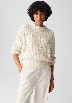 LOCKERE PASSFORM RUNDHALSAUSSCHNITT - Pullover - macadamia
