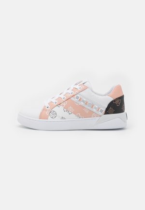 Sneakers - white