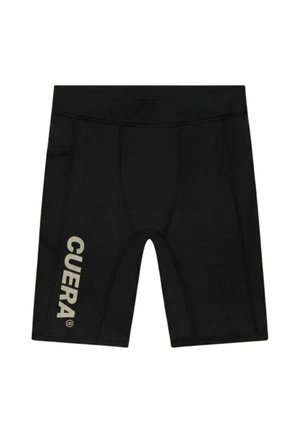 Czarne dopasowane szorty sportowe z widocznymi szwami i pionowo nadrukowanym słowem "GUERA" na lewej udzie.
