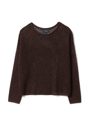 Dunkelbrauner, langärmliger Strickpullover mit offenem Maschenmuster und rundem Halsausschnitt, flach auf einem weißen Hintergrund liegend.
