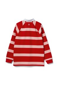 Czerwona i jasnoróżowa koszula w paski z długim rękawem, z białym kołnierzykiem, raglanowymi rękawami oraz logo na karku.