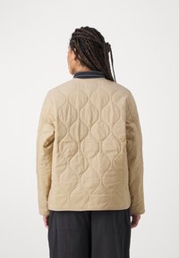 Carhartt WIP SKYLER LINER - Light jacket - sable