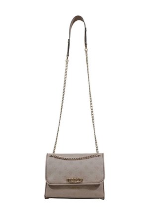 Sac bandoulière beige Guess avec motif de logo embossé, bandoulière en chaîne dorée et fermoir logo doré sur le rabat avant.
