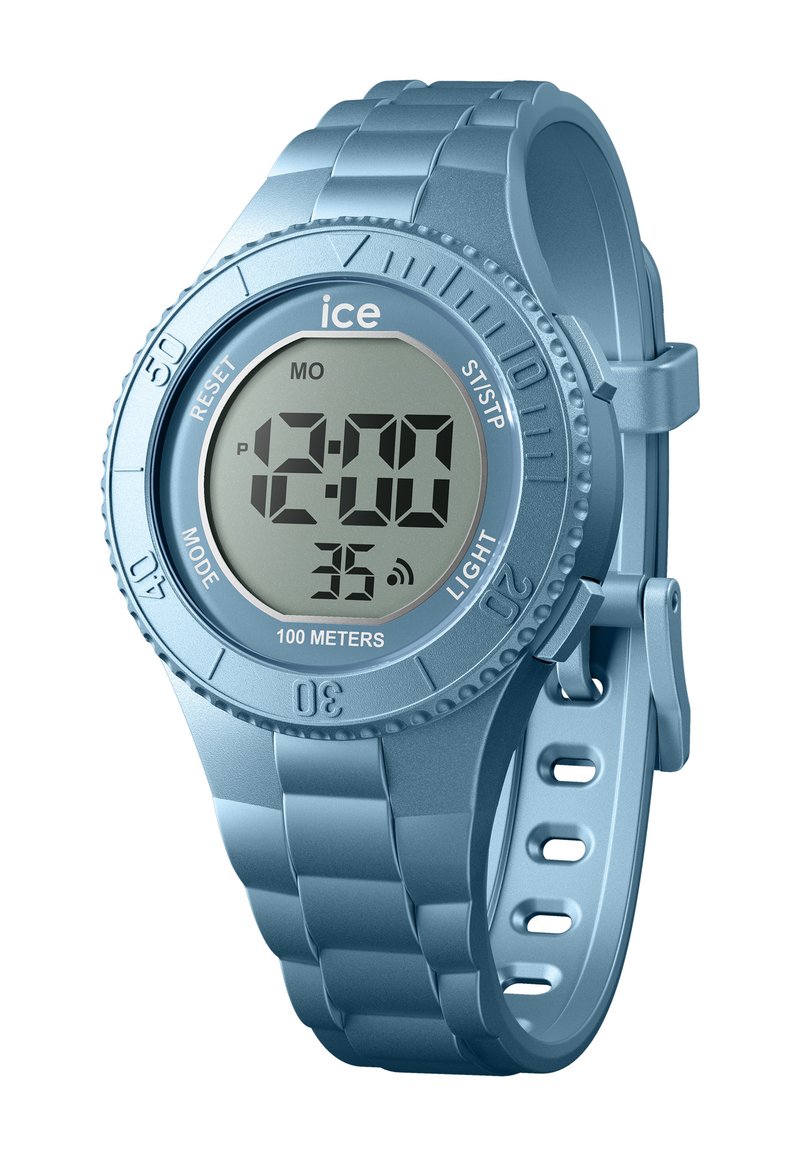 Reloj digital con una correa de silicona azul claro y esfera redonda. Las características incluyen una pantalla digital, botones para el modo y la luz, y resistencia al agua hasta 100 metros.