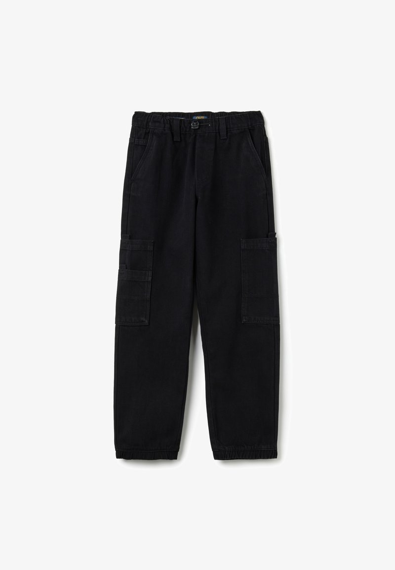 Zwarte cargobroek met een elastische tailleband, voorzien van twee zijzakken en twee cargozakken. Gemaakt van duurzame stof met een ontspannen pasvorm.