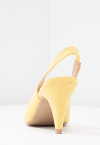 Dorothy Perkins Klasické lodičky - yellow