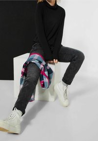 Street One Stickad tröja - black