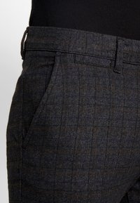 Jack & Jones Trousers - black