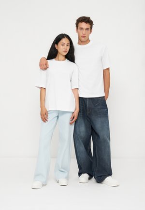 YOURTURN by Zalando, UNISEX 3 PACK - Βασικό μπλουζάκι - light pink/white/forged iron