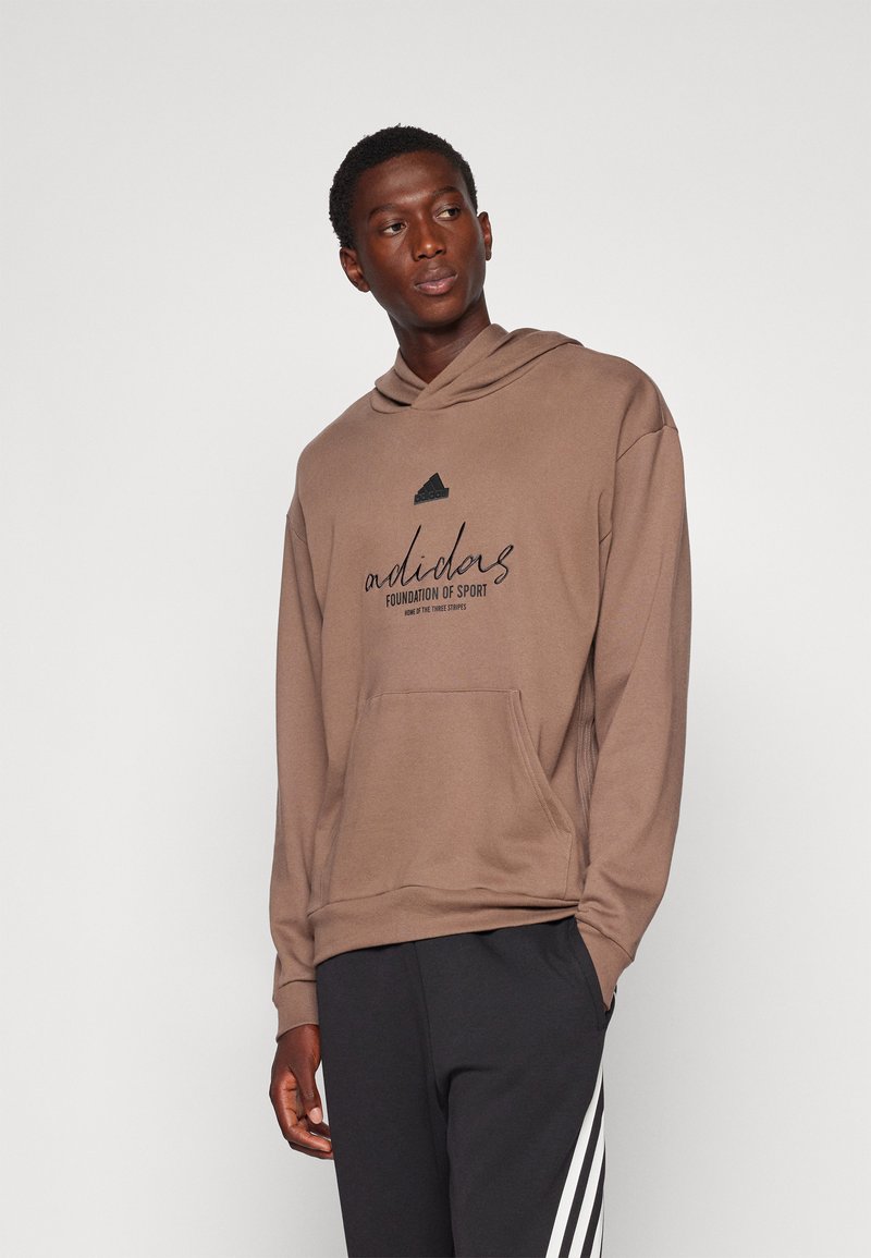 adidas Sportswear BRAND LOVE HOODIE - Felpa con cappuccio - earth strata