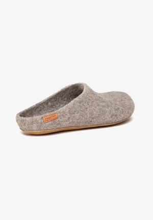 Gray wool felt slipper with a rounded toe, open back, and tan rubber sole. Features a small brown label with the text "magicfelt."