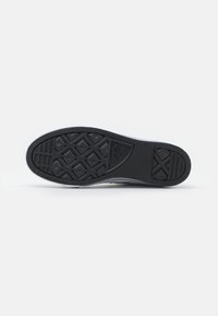 Thumbnail Image 5