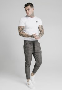 SIKSILK SMART JOGGER PANT - Housut - beige dogtooth