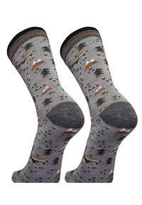 Grau gestrickte Socken mit Motiven von Bergen und Bäumen, dunklen gerippten Bündchen, gepolsteter Sohle und kontrastierenden Akzenten in Braun und Grün.