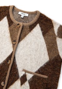 Braun- und cremefarben gemusterter cardigan aus strukturiertem Wolle, mit rundem Halsausschnitt, fünf Knöpfen und einer Brusttasche.