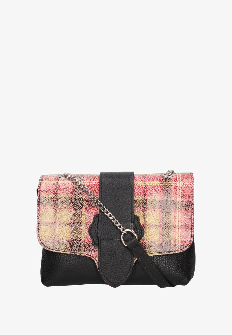 Borsa nera in pelle sintetica con pattina in tessuto a quadri nei toni del rosso, giallo e grigio; dotata di una tracolla a catena e di una chiusura decorativa.