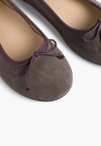 Pisamonas MANOLETINA SERRAJE LAZO FINO - Ballerine - gris