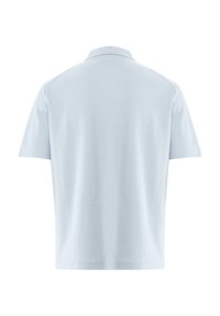 Polo shirt azzurro chiaro a maniche corte con colletto piatto, realizzato in un tessuto liscio e leggero. Presenta un design pulito e senza decorazioni sul retro.