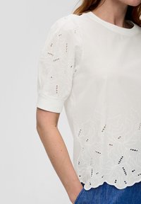 s.Oliver Camiseta estampada - off-white