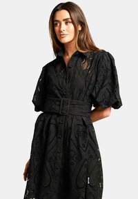 Alma en Pena Blusenkleid - black