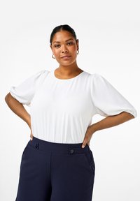 Zizzi MIT KURZEM ARM UND SCHLEIFE HINTEN - Blūze - bright white
