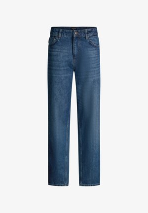 Jean denim bleu classique à jambe droite avec bouton frontal, fermeture éclair, passants pour ceinture et détails légèrement délavés au niveau des cuisses et des genoux.