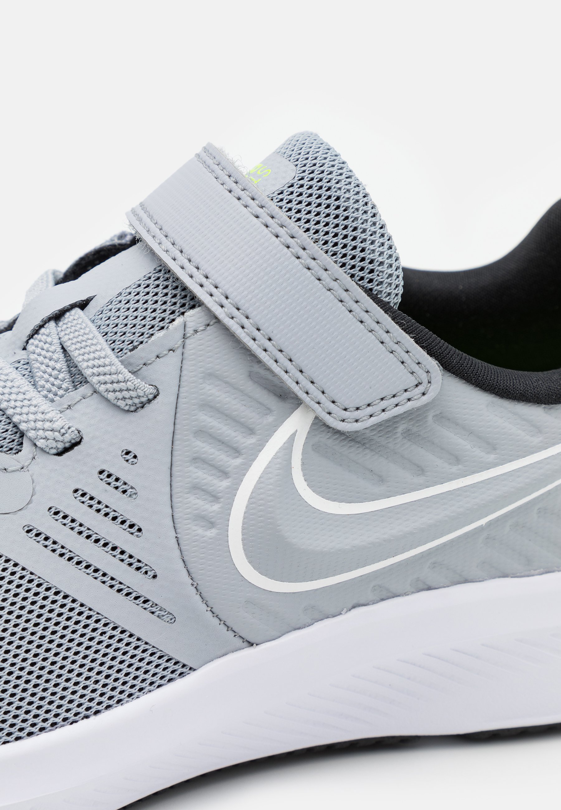Nike Performance STAR RUNNER 2 UNISEX - Zapatillas de running neutras -  wolf grey/white/black/volt/gris - Zalando.es