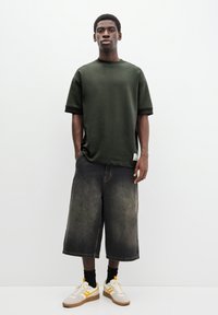 PULL&BEAR SHORT SLEEVE - PLUSH - Basic póló - dark green