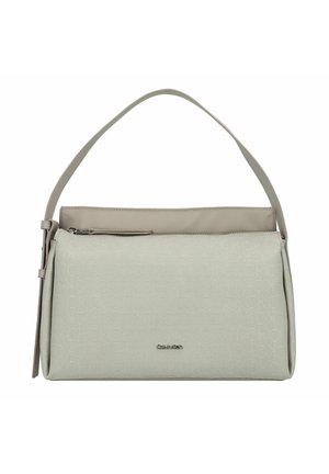 Borsa a tracolla grigia chiara con superficie texturizzata, dotata di una cerniera superiore liscia e di una sola tracolla. Accento del logo discreto sulla parte anteriore.