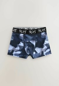 Navy og lyseblå camouflagemønstrede boksershorts med en sort elastisk talje med hvid "Next" branding. Glat tekstur.