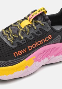 New Balance FRESH FOAM X MORE V3 - Trail hardloopschoenen - black
