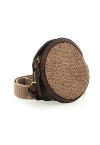 Borsa a tracolla rotonda in materiale intrecciato marrone, con un fronte circolare testurizzato, dettagli in pelle e una tracolla staccabile. Dettagli in hardware dorato.