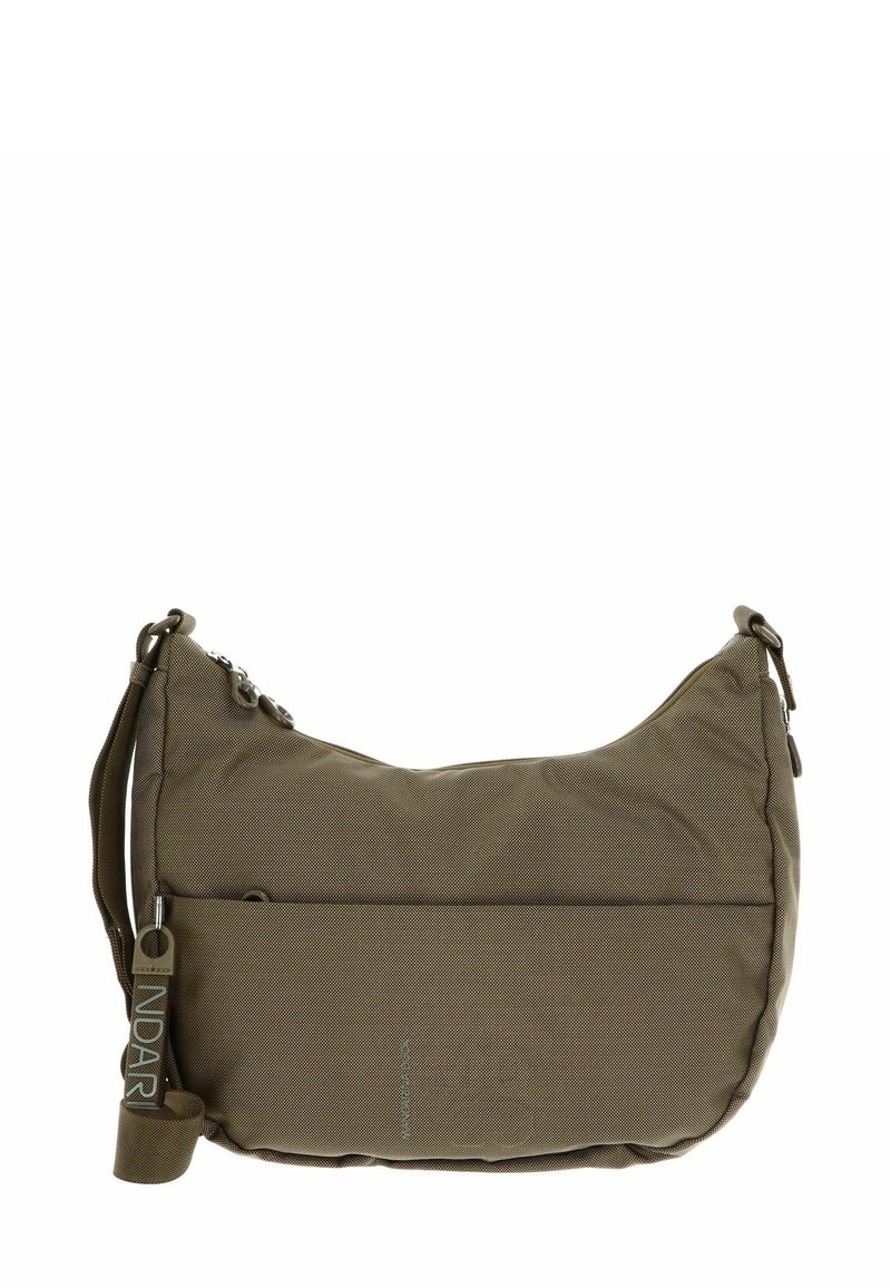 Borsa a spalla in tessuto khaki con forma curvata, chiusura con zip, tasca frontale, tracolla regolabile e logo impresso sul lato.