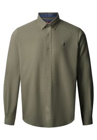 Olive zaļas krāsas garām piedurknēm krekls ar pogājamu apkakli, ar brūnu pogu un mazu izšūtā logotipu uz krūtīm. Gluda auduma tekstūra.