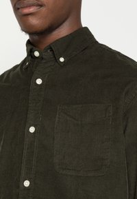 Jack & Jones JJECLASSIC CORDUROY SHIRT  - Skjorter - olive
