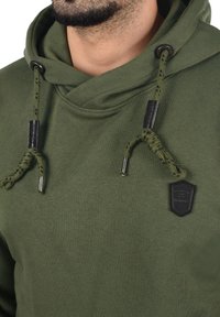 INDICODE JEANS IDBARNEYS - Hoodie - army