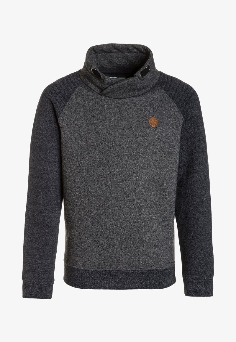 Sweat-shirt gris foncé avec un col montant, texture côtelée sur les épaules, et une petite étiquette logo marron sur la poitrine. Comprend des manches longues et une coupe ajustée.