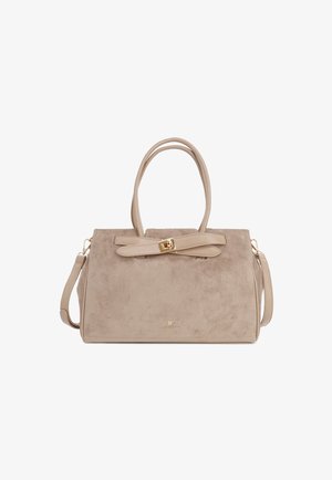 Borsa in suede beige con due manici, una tracolla rimovibile e un dettaglio in metallo dorato sulla tracolla frontale.